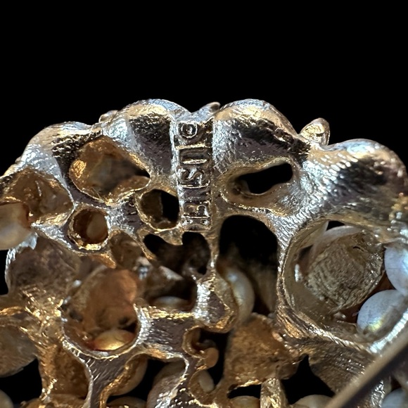 Elegant Vintage LISNER Gold and Pearl Brooch - MINT CONDITION - Picture 4 of 5